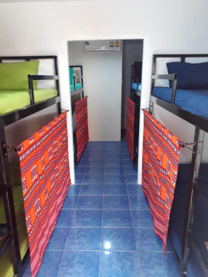 Cody Guesthouse شيانغ ماي الغرفة الصورة
